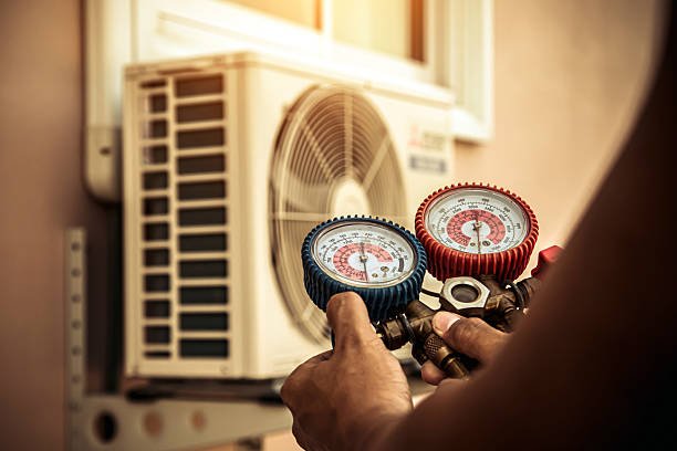 Professional Hvac Installation technician working in Woodbridge, CA
